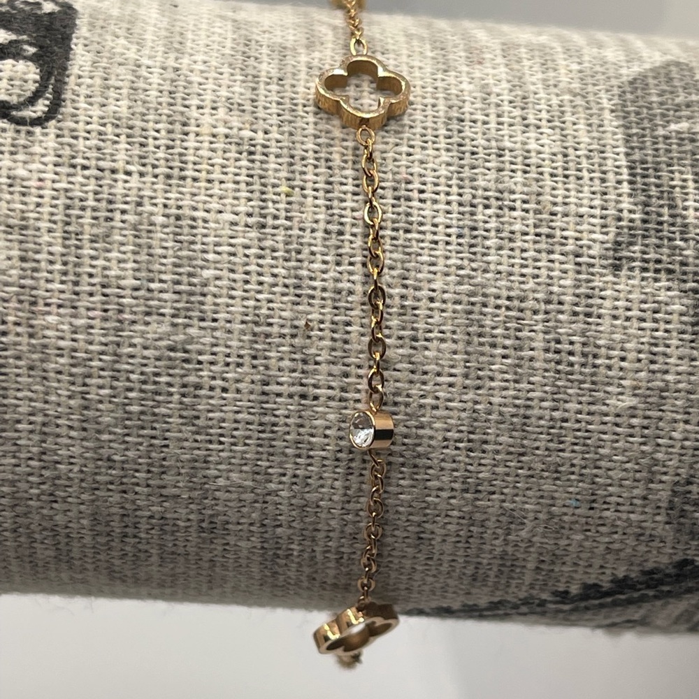 Rose gold tone Flower Bracelet